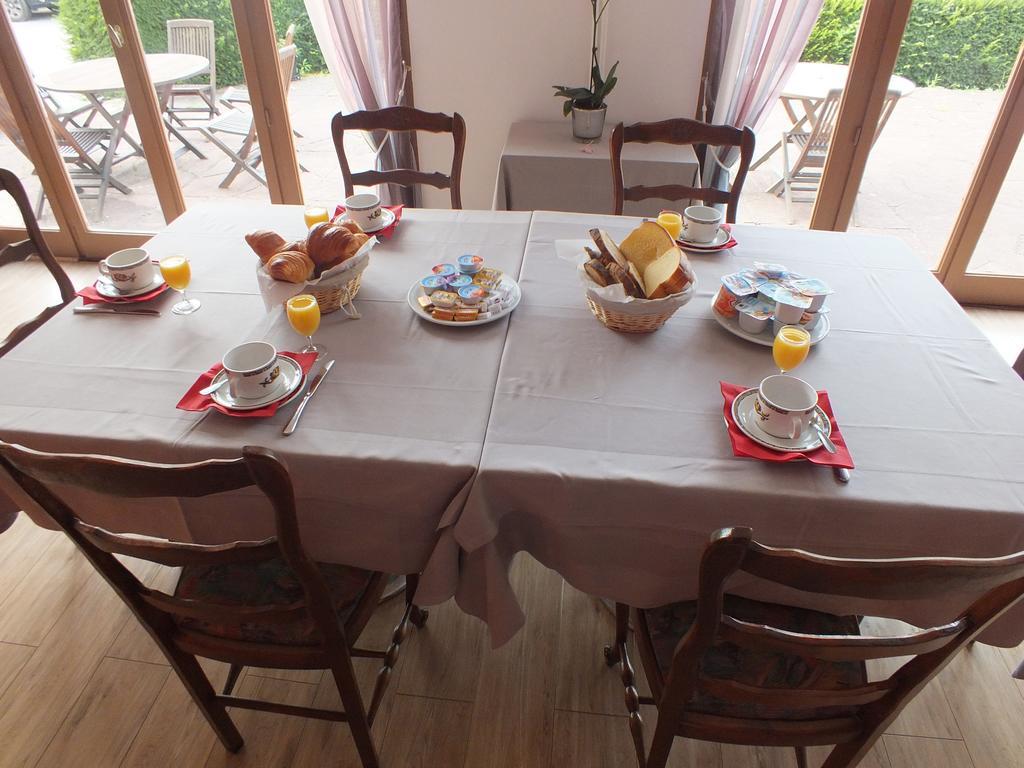 Hotel Restaurant Le Manguier Peyrat-de-Bellac Eksteriør bilde