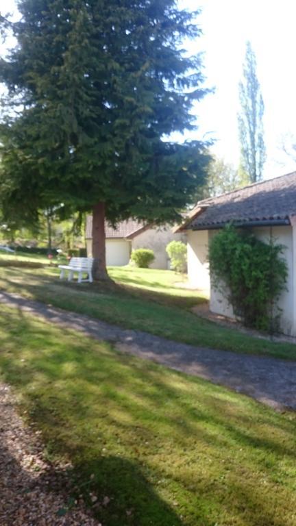 Hotel Restaurant Le Manguier Peyrat-de-Bellac Eksteriør bilde